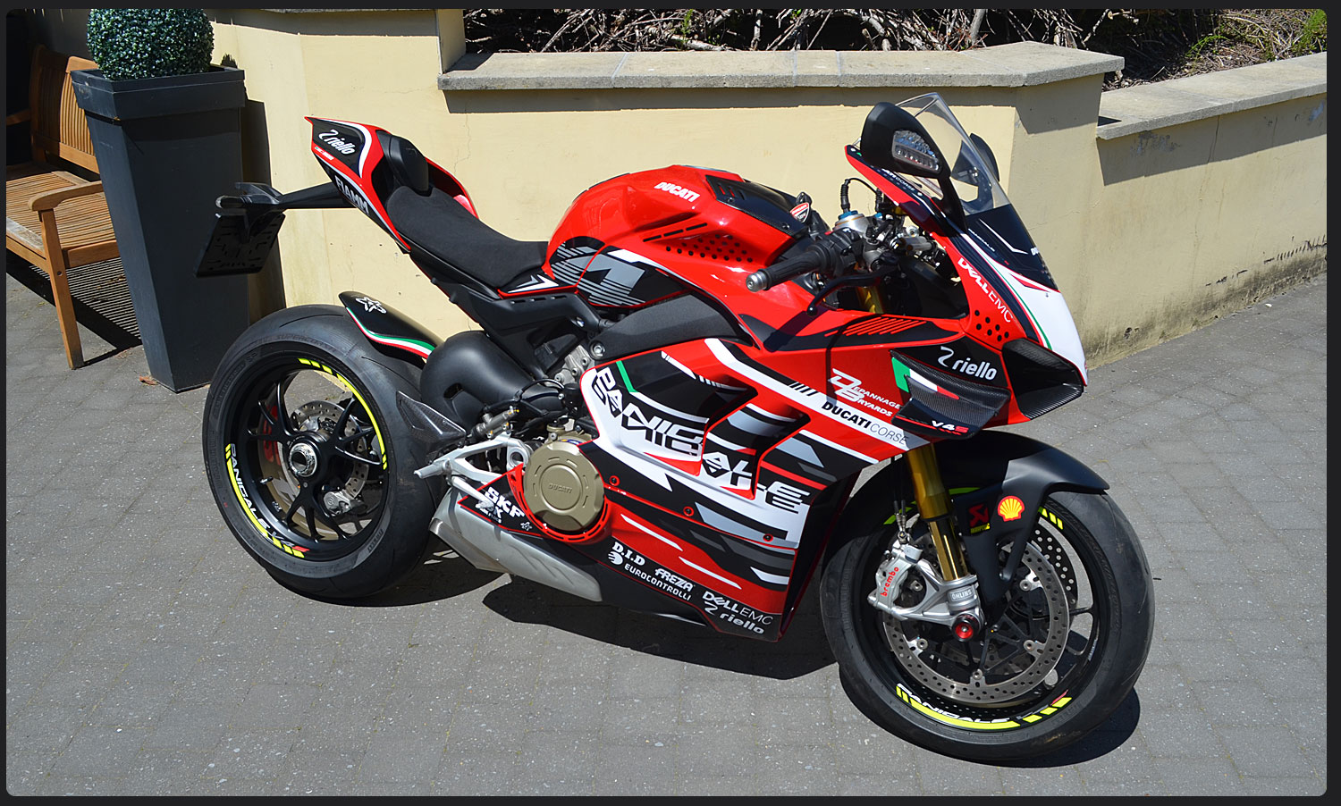 ducati-slider ducati-slider